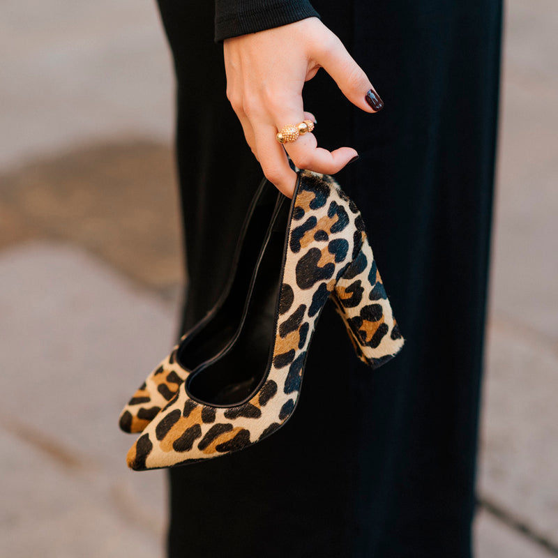 Stilettos de tacón grues en print leopardo ideal para bodas, bautizos y comuniones. 