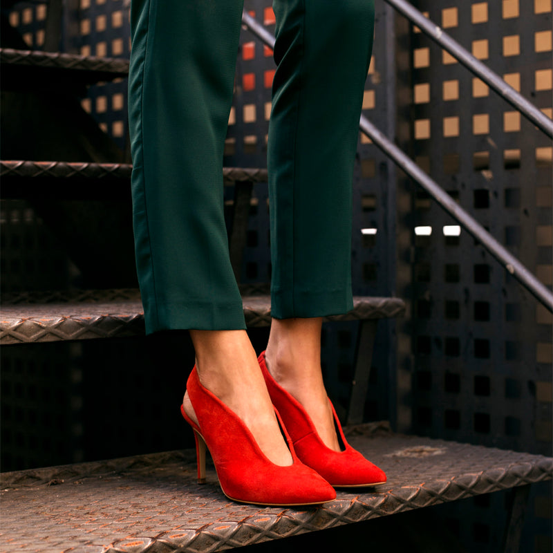 Stilettos sexy y elegante en ante rojo