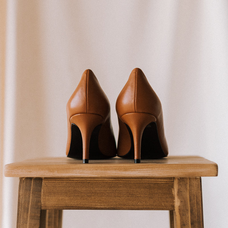 Stilettos cómodos y elegantes fondo de armario ideal en piel marrón
