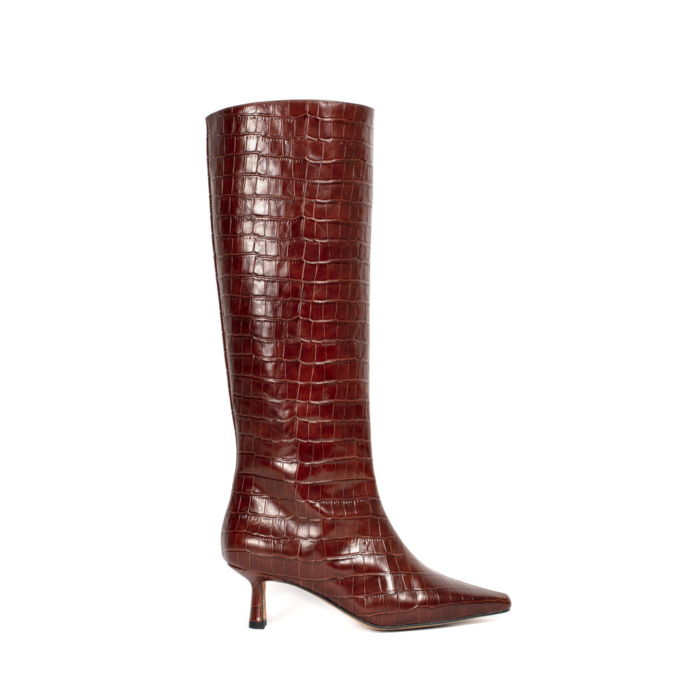 Bota de mujer alta de caña y tacón midi, piel marrón efecto cocodrilo