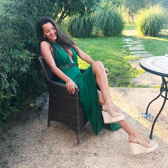 Malena Costa instagram conjunto invitada ideal con cuñas de Mas34